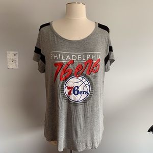 Philadelphia 76er's Women's top, size XL
